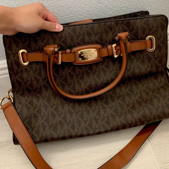 Michael Kors handbag | great condition!!! | includes strap | has lots of pockets - Picture 1 of 5